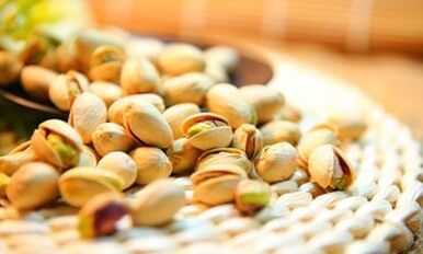 အာနိသင်အတွက် pistachios